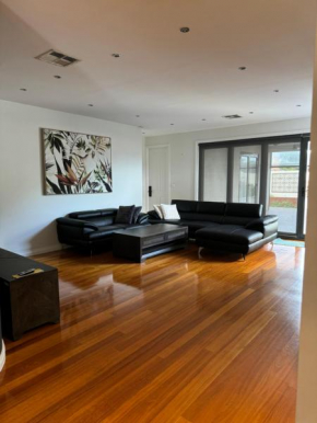 A luxury home in Oakleigh